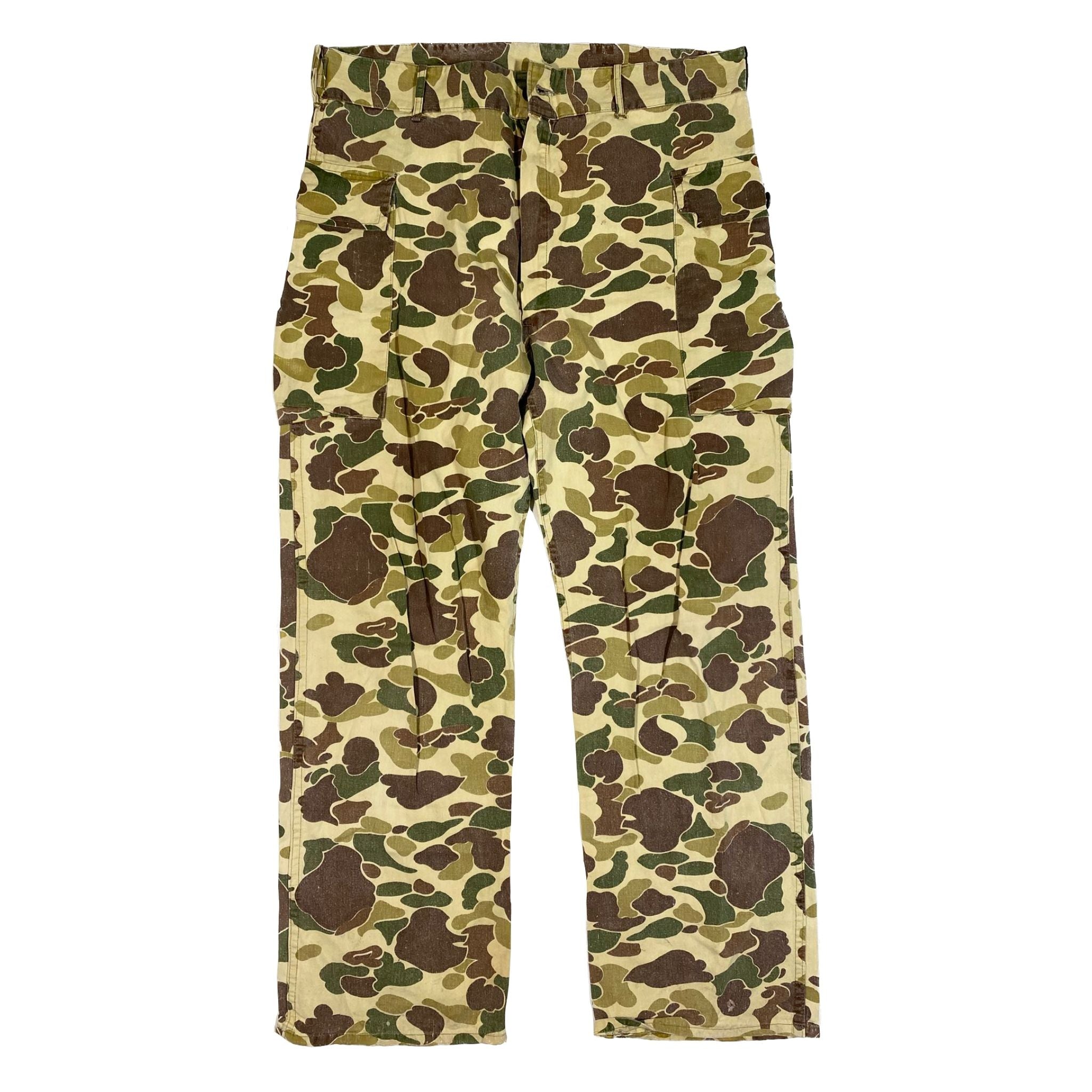 new! 1966 jungle short beo gam! the beo gam print is... BEO-GAM Trousers, Japan - size N/A – LHF - store
